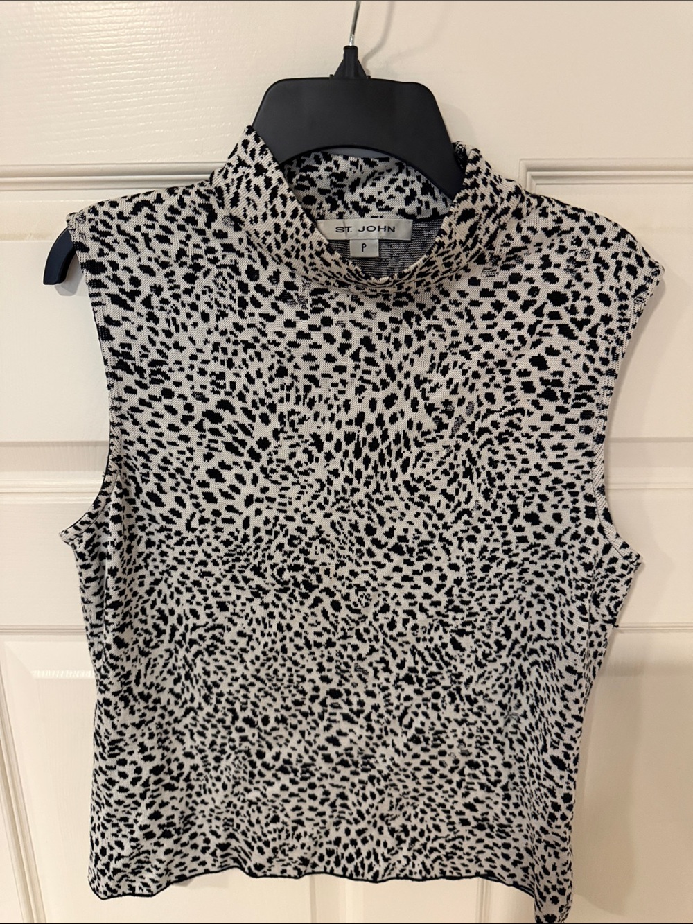 St. John Black and White Sleeveless Mock Neck Animal-Print Top Vintage